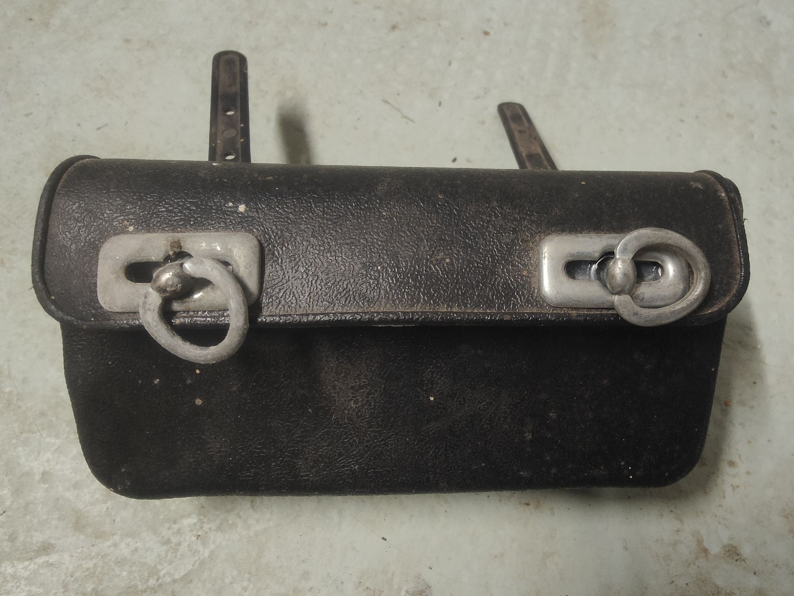Accessori per altri veicoli: Vintage Satteltasche mit Werkzeug – Usato da Grellingen venduto da JenniferMeier 2