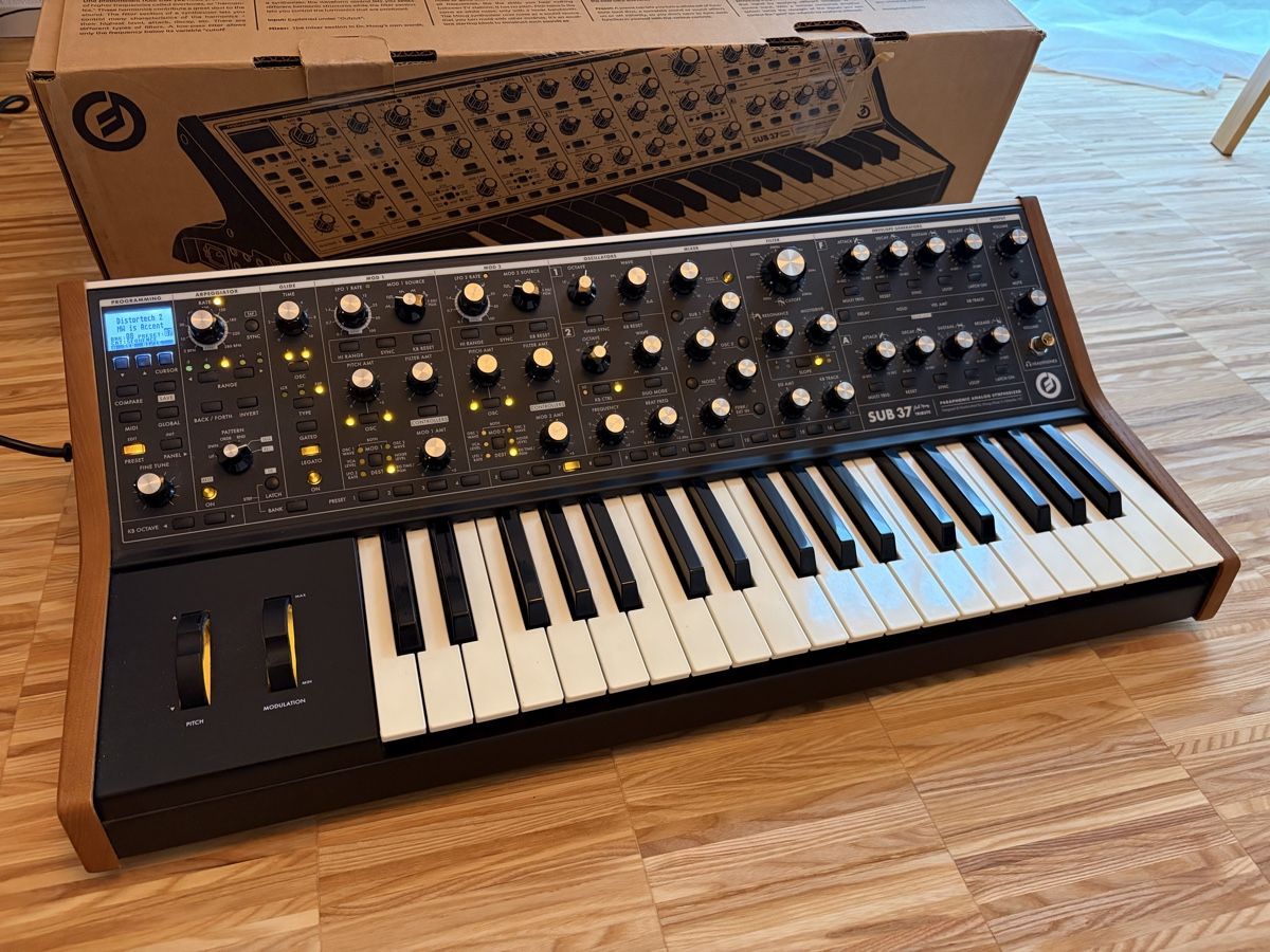 Moog Instruments de musique: Moog Sub 37 – D'occasion à Zürich par _mse_ 1