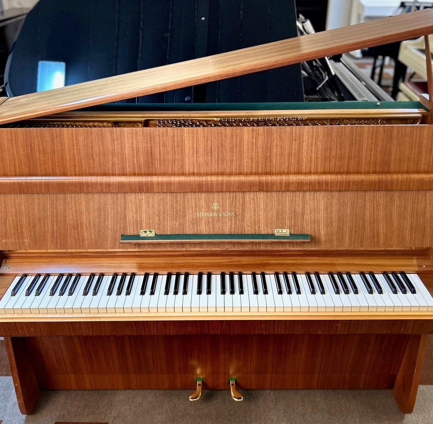 Steinway Musikinstrumente: Steinway & Sons Z/115, revidiert – Gebraucht aus Bern von Heutschipiano 3