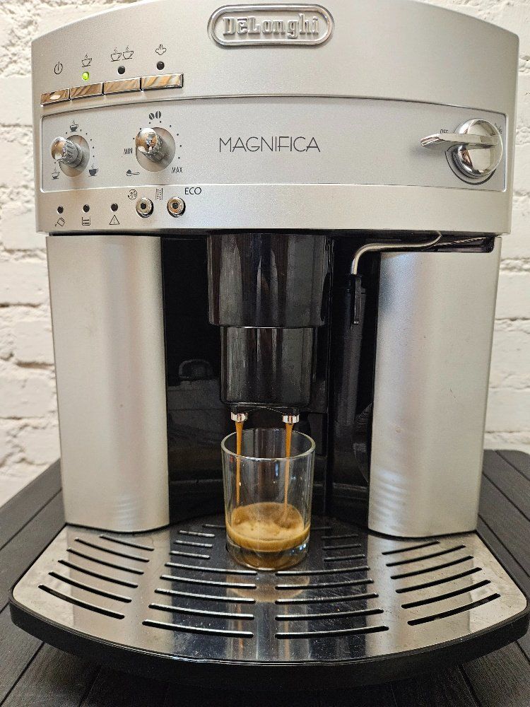 De'Longhi Macchine per caffè & Macchine per espresso: DeLonghi Magnifica – Usato da Zürich venduto da mimi_zh 5