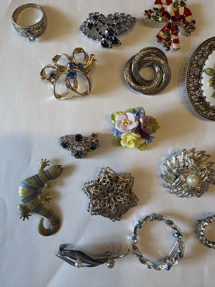 Broches & Aiguilles: Brosche Lot  – D'occasion à Murten par Tzaugg 2