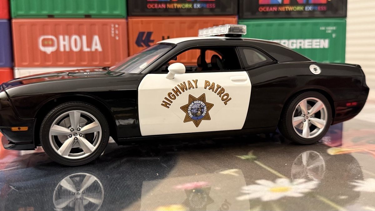 ACME Voitures modèles: Dodge Challenger SRT8 Highway Patrol 1:18 – D'occasion à Basel par Zomeg 7