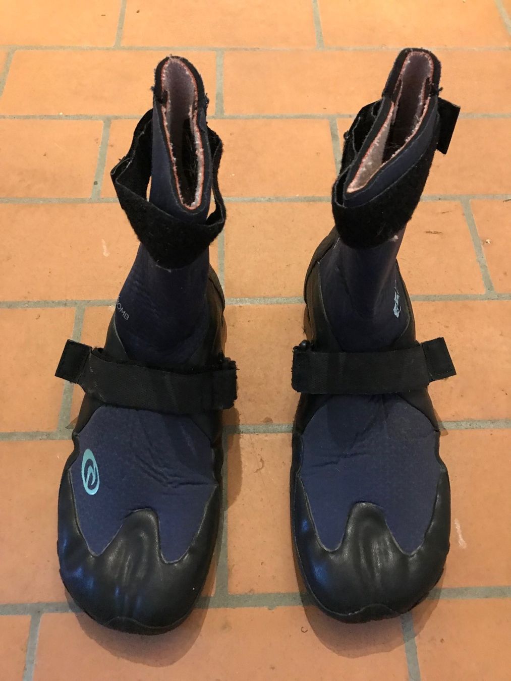 Rip Curl Damenschuhe: Booties E5 Flash/Bomb 5mm S.O.S., by RIP CURL. Grösse 9. – Gebraucht aus Zürich von changel_8
