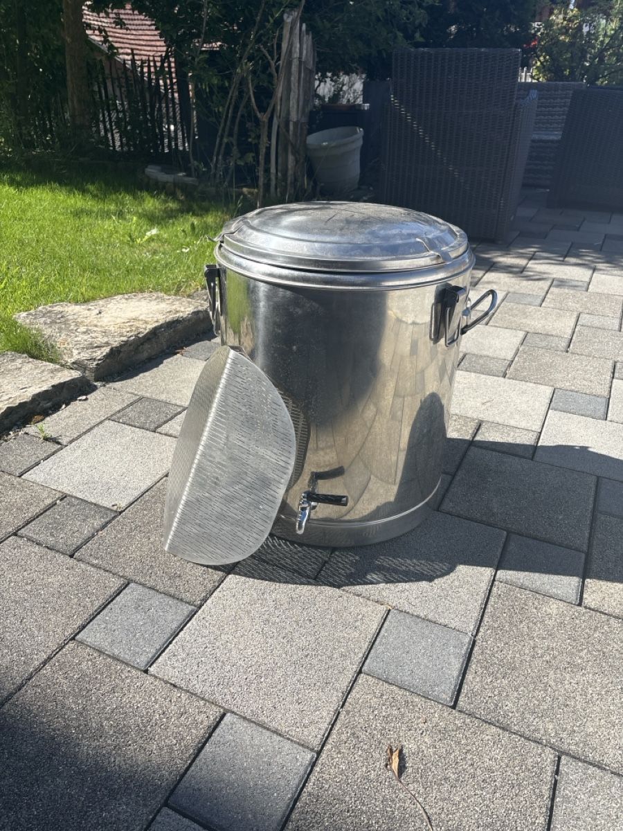 Elettrodomestici da cucina: Thermopot 40 Liter inklusive Siebboden – Usato da Brienz BE venduto da Ravenhart