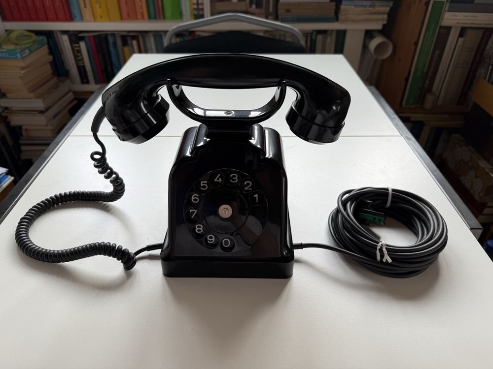 PTT Telephon / Vintage aus Bakelit (Gebraucht) in Lupsingen für CHF 73. ...