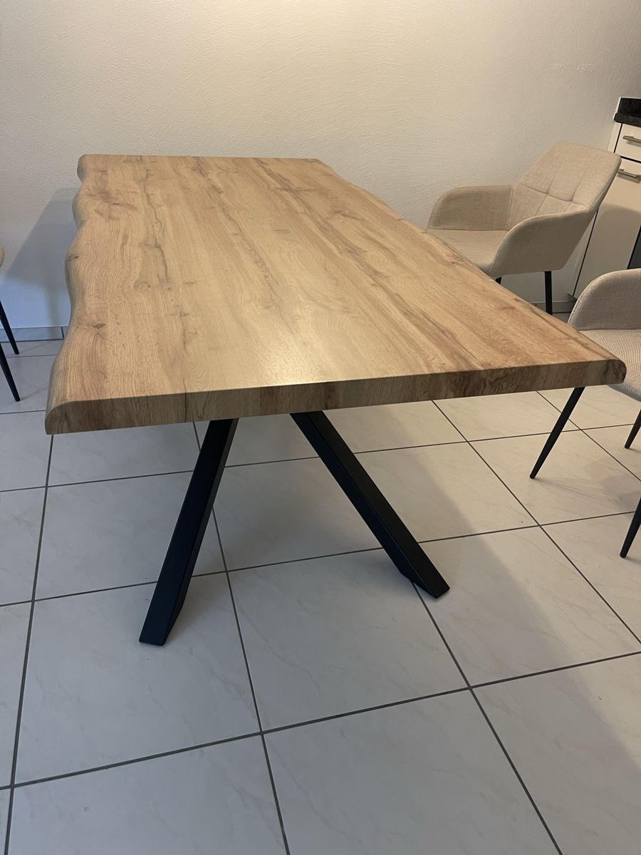 Tavoli: Wood Dining Table with Black Steel Legs  – Usato da Felsberg venduto da joa_5z2s 3