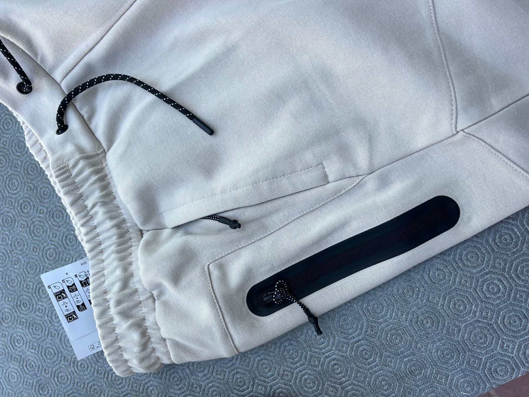 Pantaloni: Cremefarbene Short – Nuovo e nell'imballaggio originale da Tagelswangen venduto da fireiceprincess 3