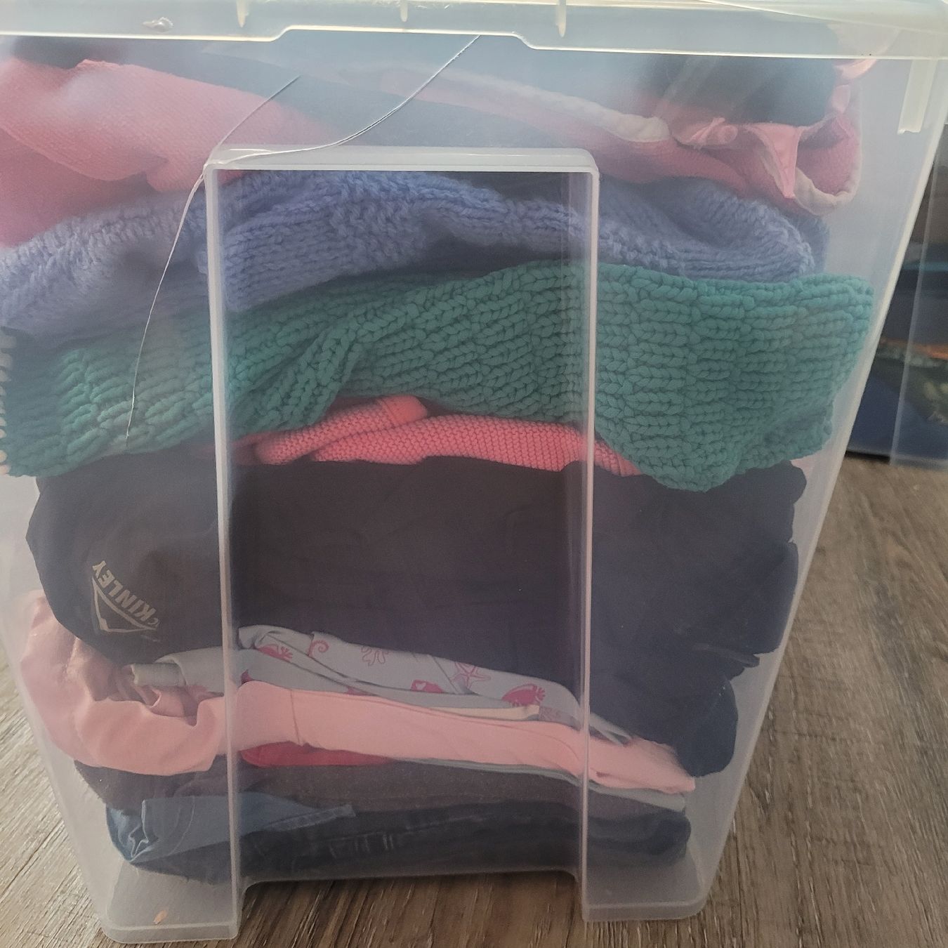 Kleiderpakete & -sets: Mädchen Kleiderpaket Kiste voll 98/104 – Gebraucht aus Niederbuchsiten von klengyel 2