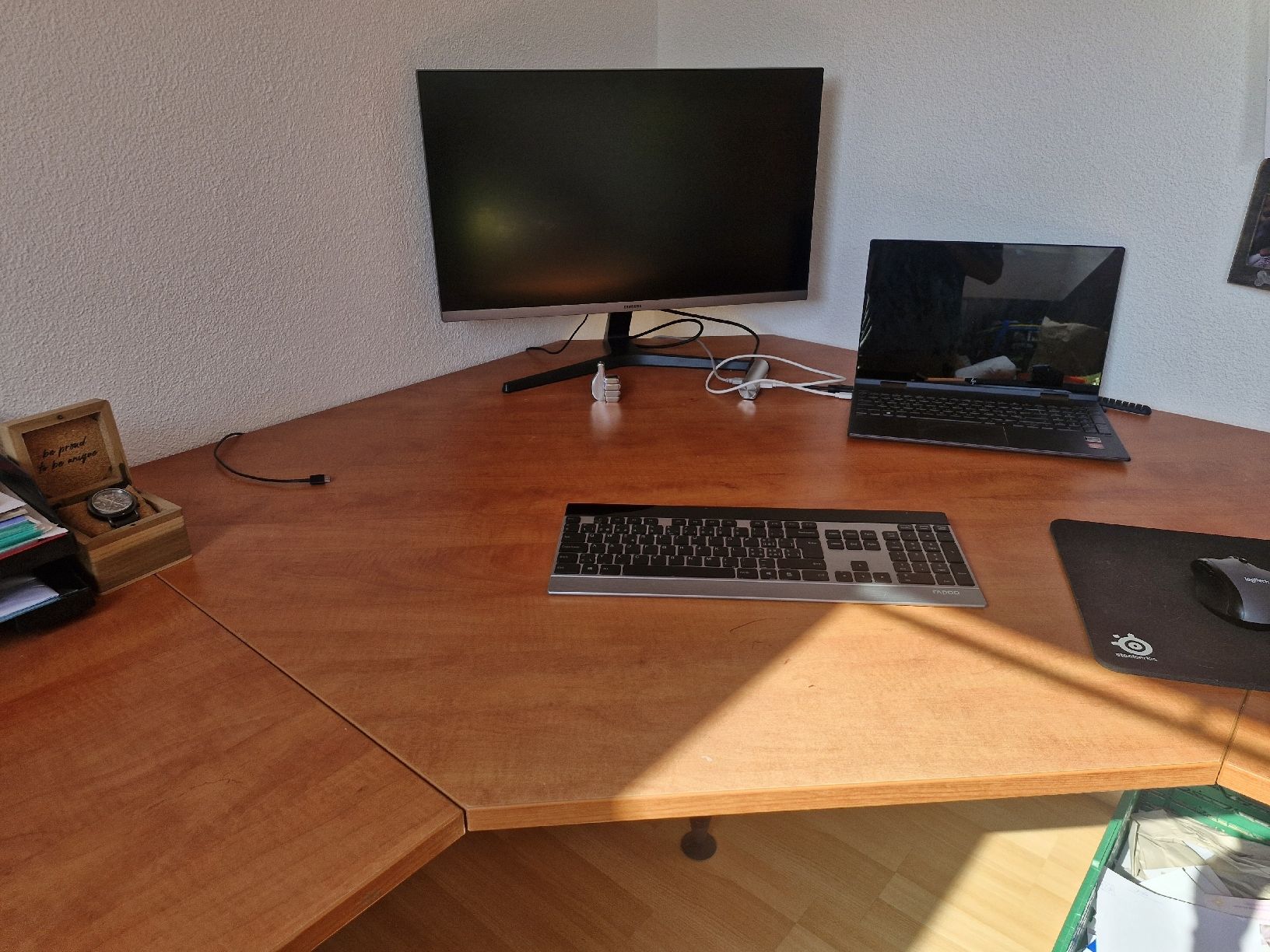 Scrivanie: XXL Schreibtisch 2x2m – Usato da Detligen venduto da ValentinoV 2