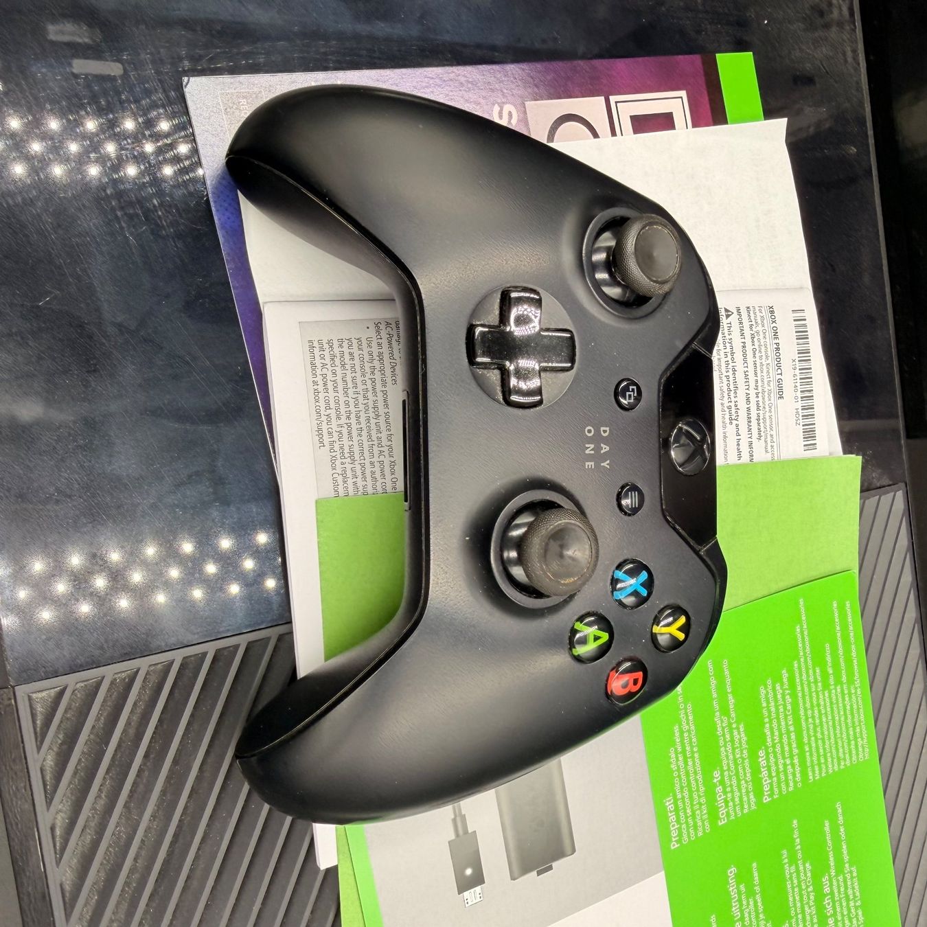 Microsoft Consoles: Microsoft Xbox One 500GB OVP – D'occasion à Düdingen par Nerdworld 2