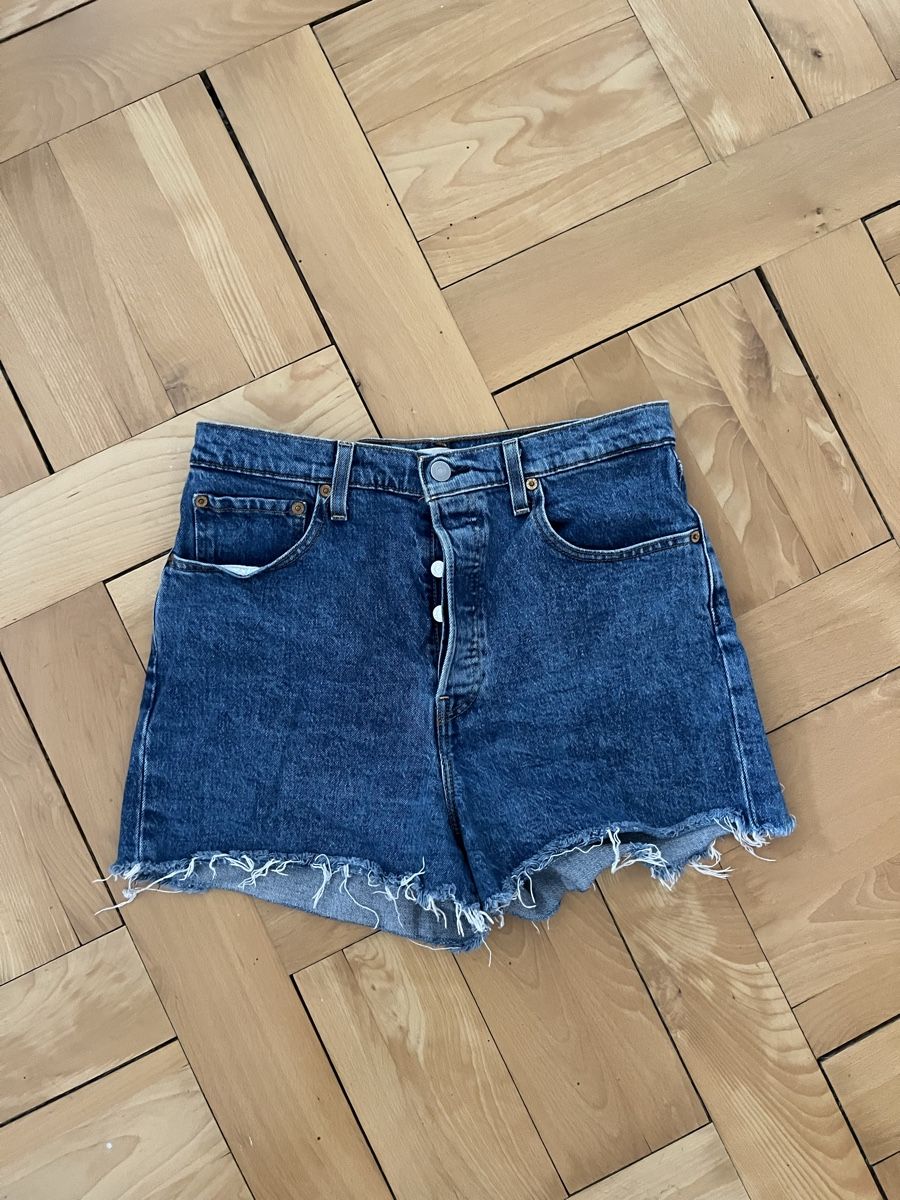 Levi's Jeans: LEVIS Kurze Hose Gr. 30 – Usato da St. Gallen venduto da shonater