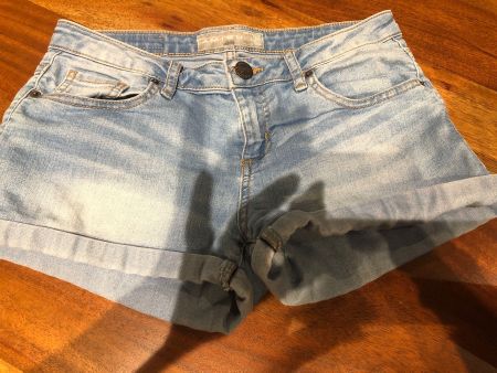 Damen Jeans Shorts Grösse 36 hellblau Sommer Hit!