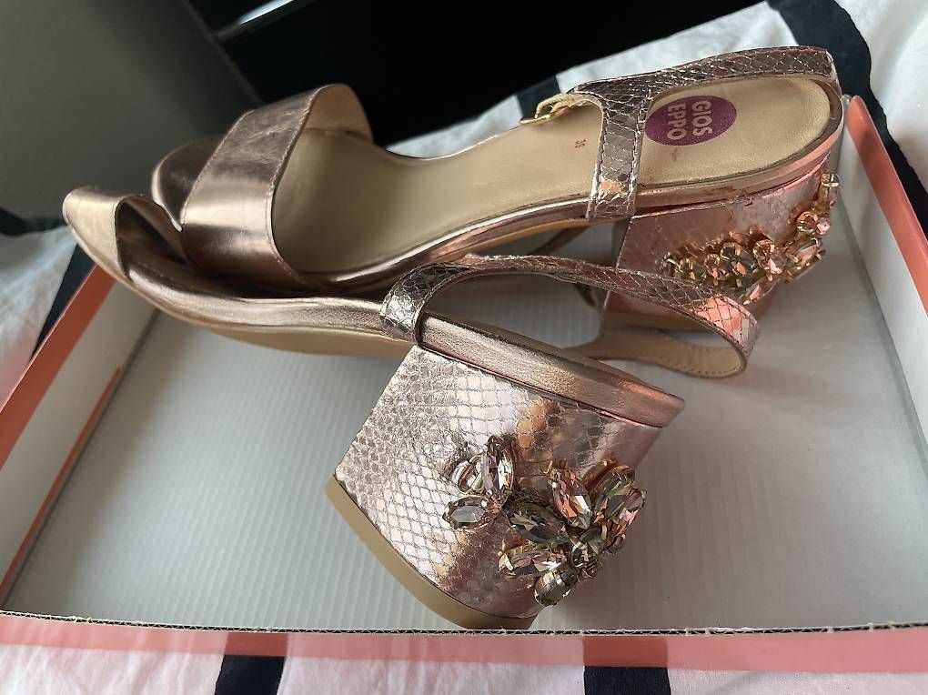 Scarpe da donna: Absatz Schuhe Gioseppo Gr. 39 ungetragen – Usato da stüsslingen venduto da Aless14