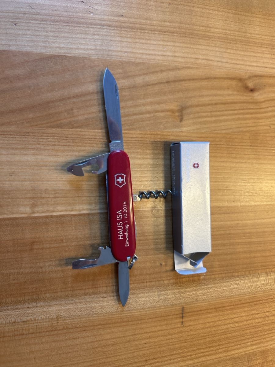 Victorinox Coltelli tascabile: Victorinox Messer mit Gravur Einweihung 1.10.2016 mit Box – Usato da Wynigen venduto da nawy82 1