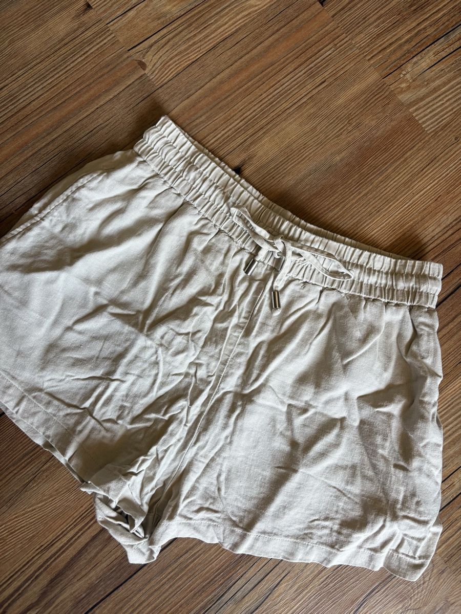 Zara Pantaloni: Zara Leinen Shorts Gr. M – Usato da Grindelwald venduto da Kikaa99 1