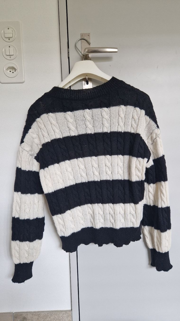 Pulls & Sweat-shirts: Gestreifter Pulli Scwarz Weiss – D'occasion à Zürich par liz_22fd 1