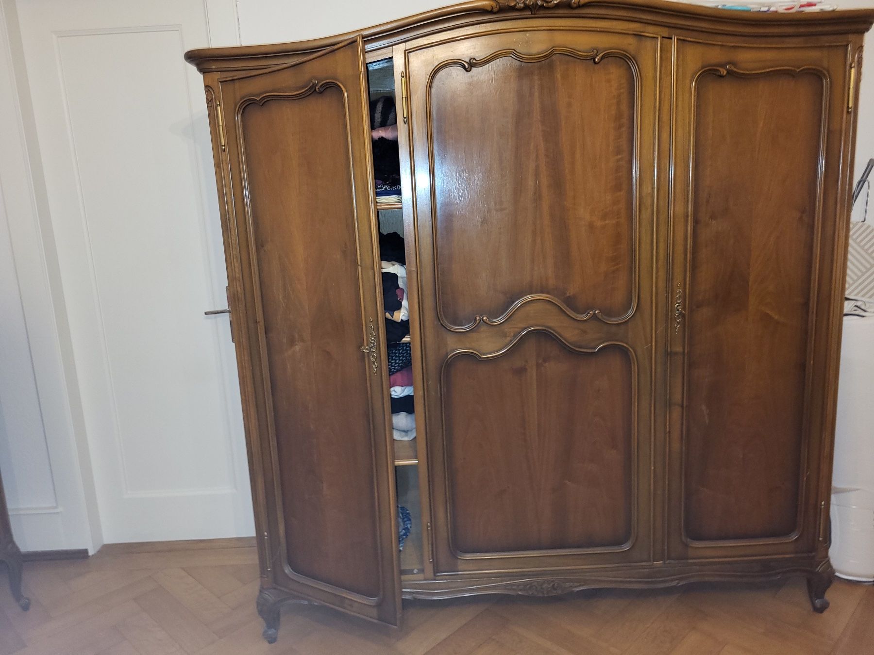 Schränke: Grande armoire de style – Gebraucht aus Fribourg von chr_s7h9 1