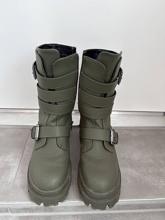 Scarpe da donna: Bottines d'hiver kahki  – Usato da Conthey venduto da carina.pereira