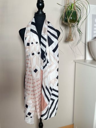 Schal Esprit weiss-schwarz-rose gemustert 180 x 82cm