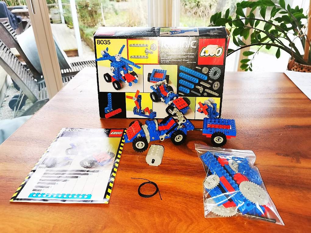 Technics Kit di costruzioni: LEGO Technic 8035 Universal Set mit Box – Usato da Ermatingen venduto da Irem77