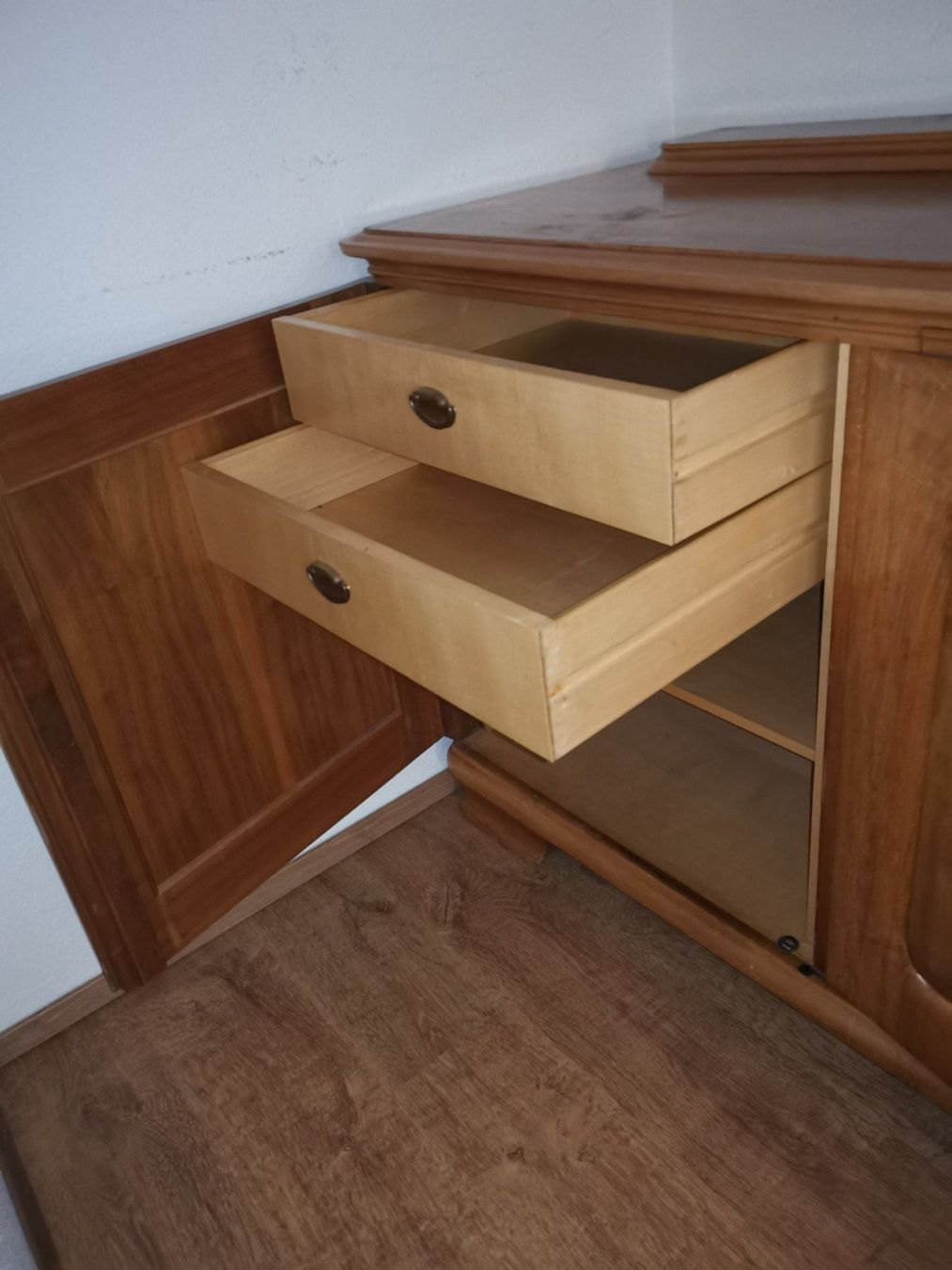 Armadi: Sideboard, Holz Regal, Alter Schrank – Usato da Schaffhausen venduto da _ALEJNA_ 7