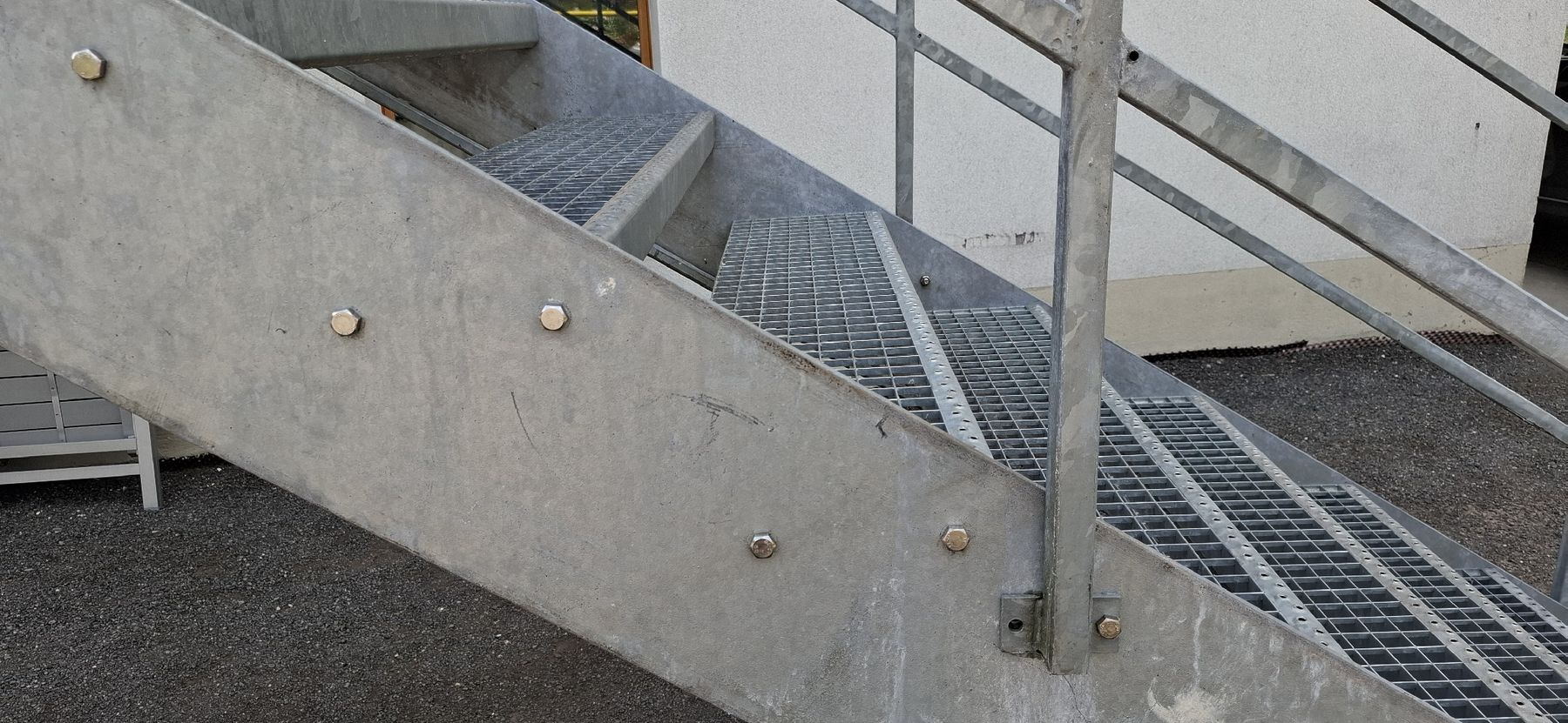 Scale: Treppe verzinkt mit Geländer – Usato da Reichenbach i. K. venduto da Wskorpion 6