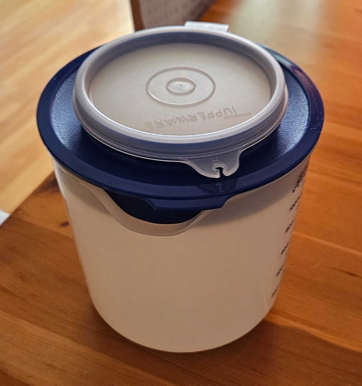 Tupperware Contenitori & Simili: Mess /Rühr- Mixbecher – Nuovo e nell'imballaggio originale da Hasle b. Burgdorf venduto da buddle32 1