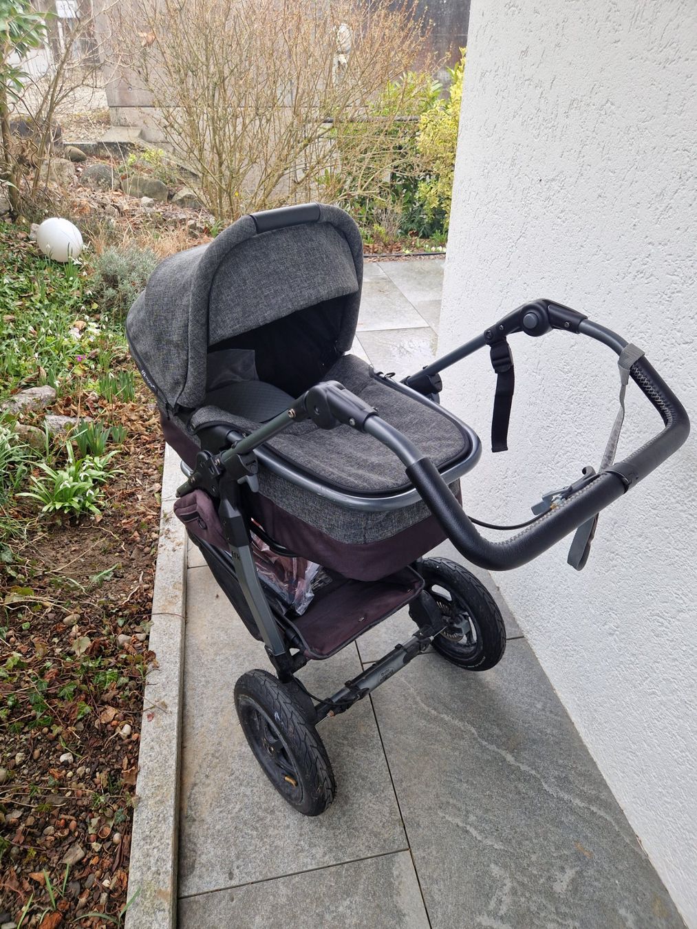 TFK Carrozzine: TFK Mono 2 Kombikinderwagen Premium Anthrazit – Usato da Birmenstorf AG venduto da NicoleInnebandy