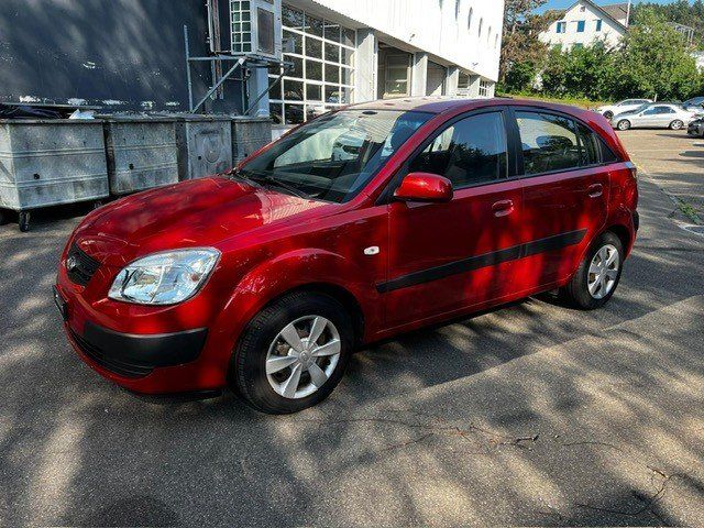 Kia Automobili: KIA Rio III  1.4 Trend Klima – Usato da Oberriet SG venduto da jeepv8 1