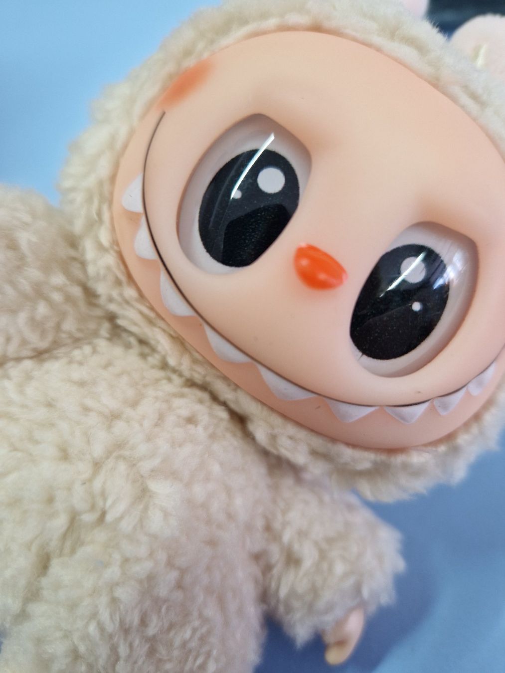 Statuette: Labubu BEIGE Monsters peluche 17 cm  NEUF – Nuovo e nell'imballaggio originale da St-Imier venduto da goodber 3