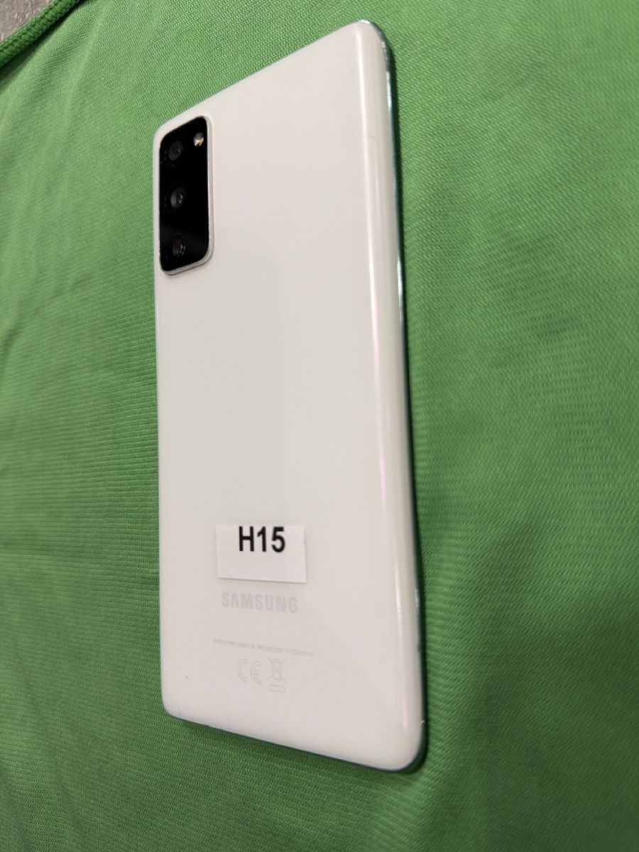 Samsung Portables: Samsung S20 FE 5G / Silber / H15 – D'occasion à Arbon par BaX_94 3