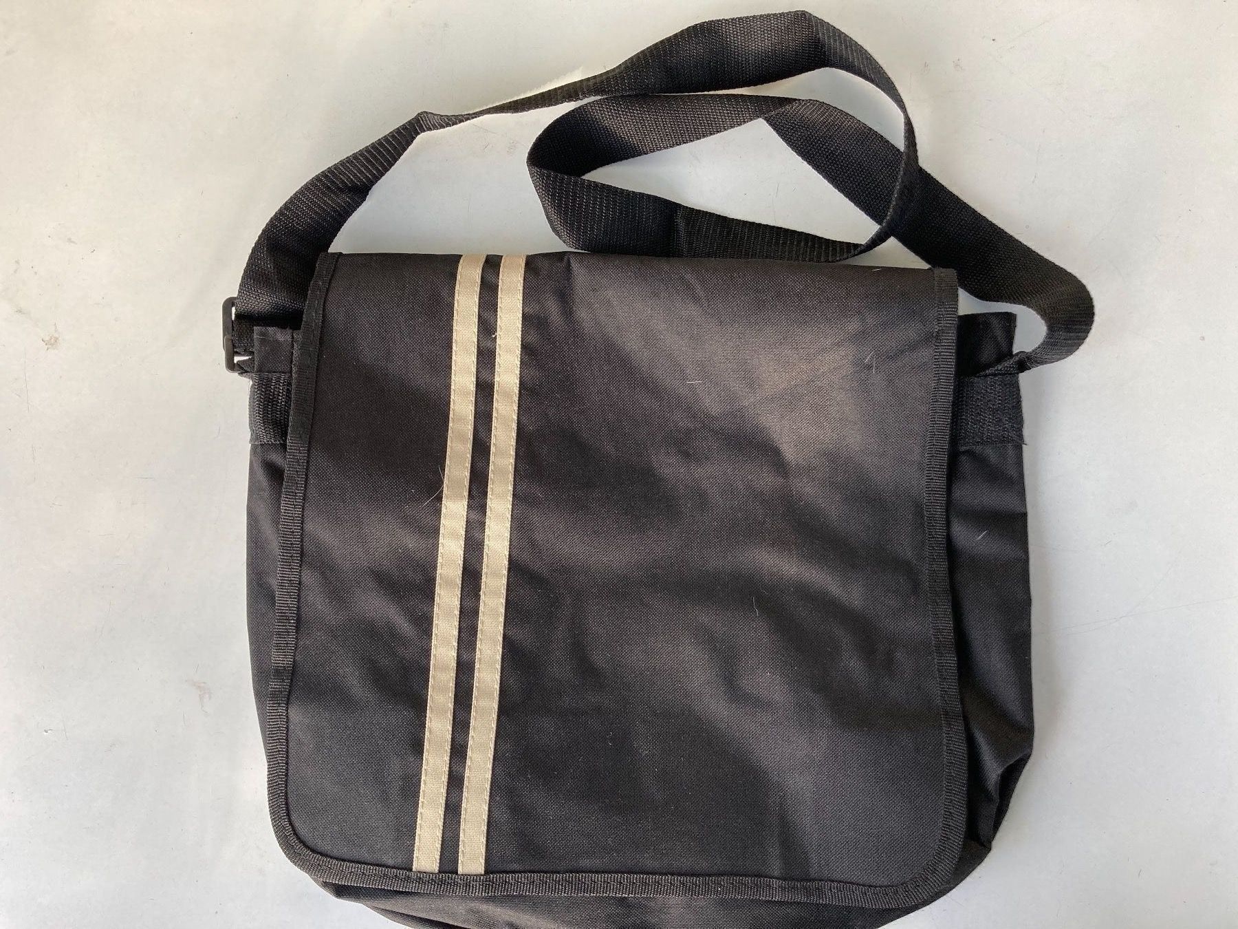 Borse: Umhänge-Tasche – Usato da Zürich venduto da Chaeffeler
