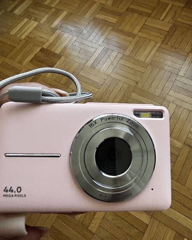 Fotocamera: Pinke Digitalkamera 44 mp  – Nuovo e nell'imballaggio originale da Basel venduto da SellbyD