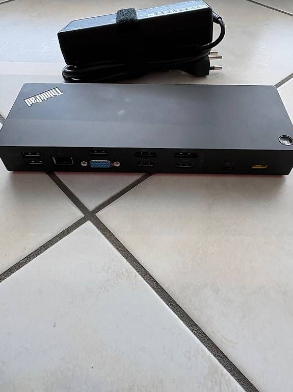 Lenovo Docking station: Lenovo ThinkPad Thunderbolt 3 Dock – Usato da Männedorf venduto da Jadawana 1