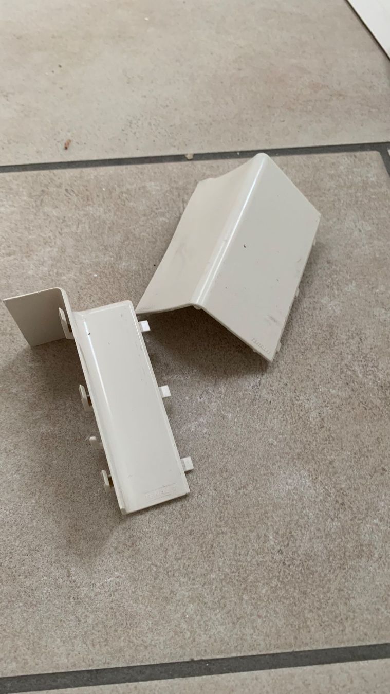 Cavi: 12m Kabelkanal à 10cm x 2.5cm – Usato da Basel venduto da Schmutpa 3