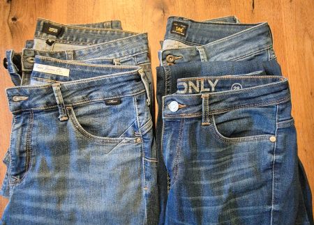 Jeans Gr. 28/30 bzw. 36