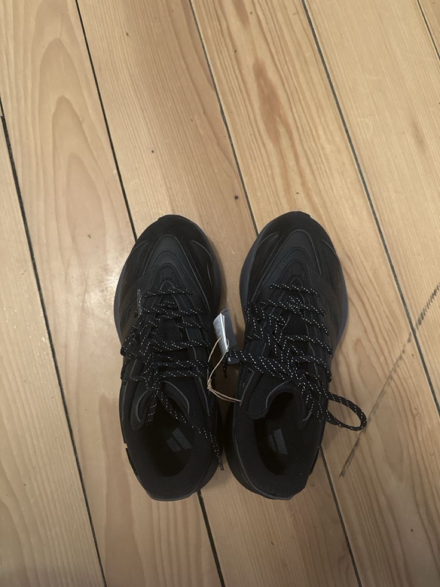Adidas Scarpe da uomo: Adidas Sneaker schwarz Grösse 38 2/3 – Nuovo e nell'imballaggio originale da Schaffhausen venduto da NellyE 1
