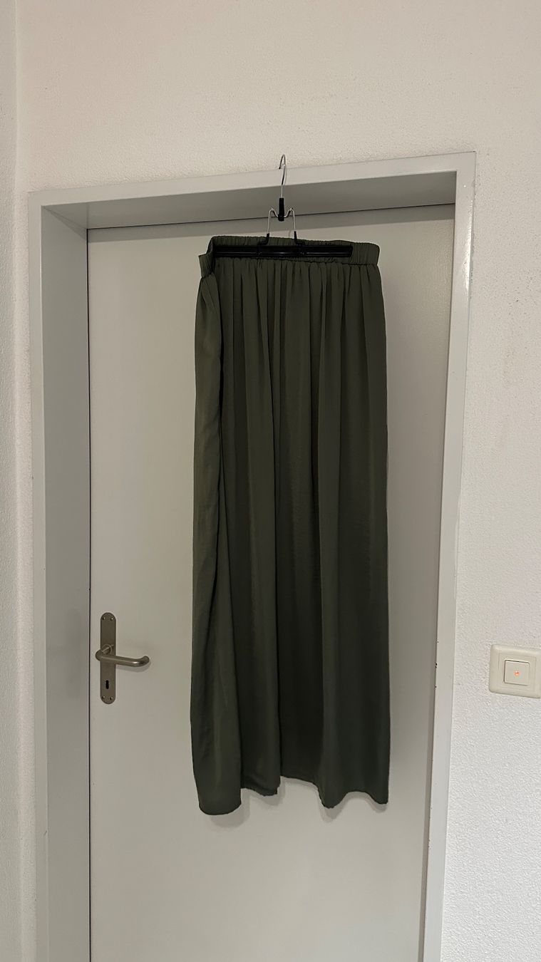 Röcke: Satin Sommerrock – Neu (gemäss Beschreibung) aus Chur von sivik 2