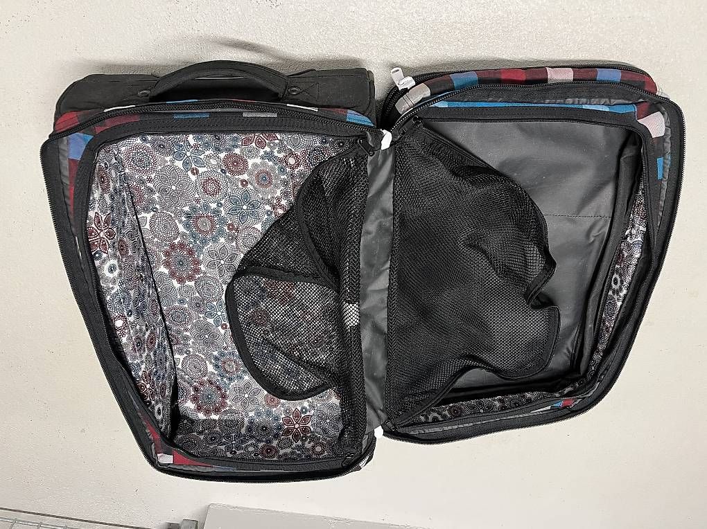 Valigie: Reisekoffer 55 Liter Dakine – Usato da Gümligen venduto da BartschJ 1