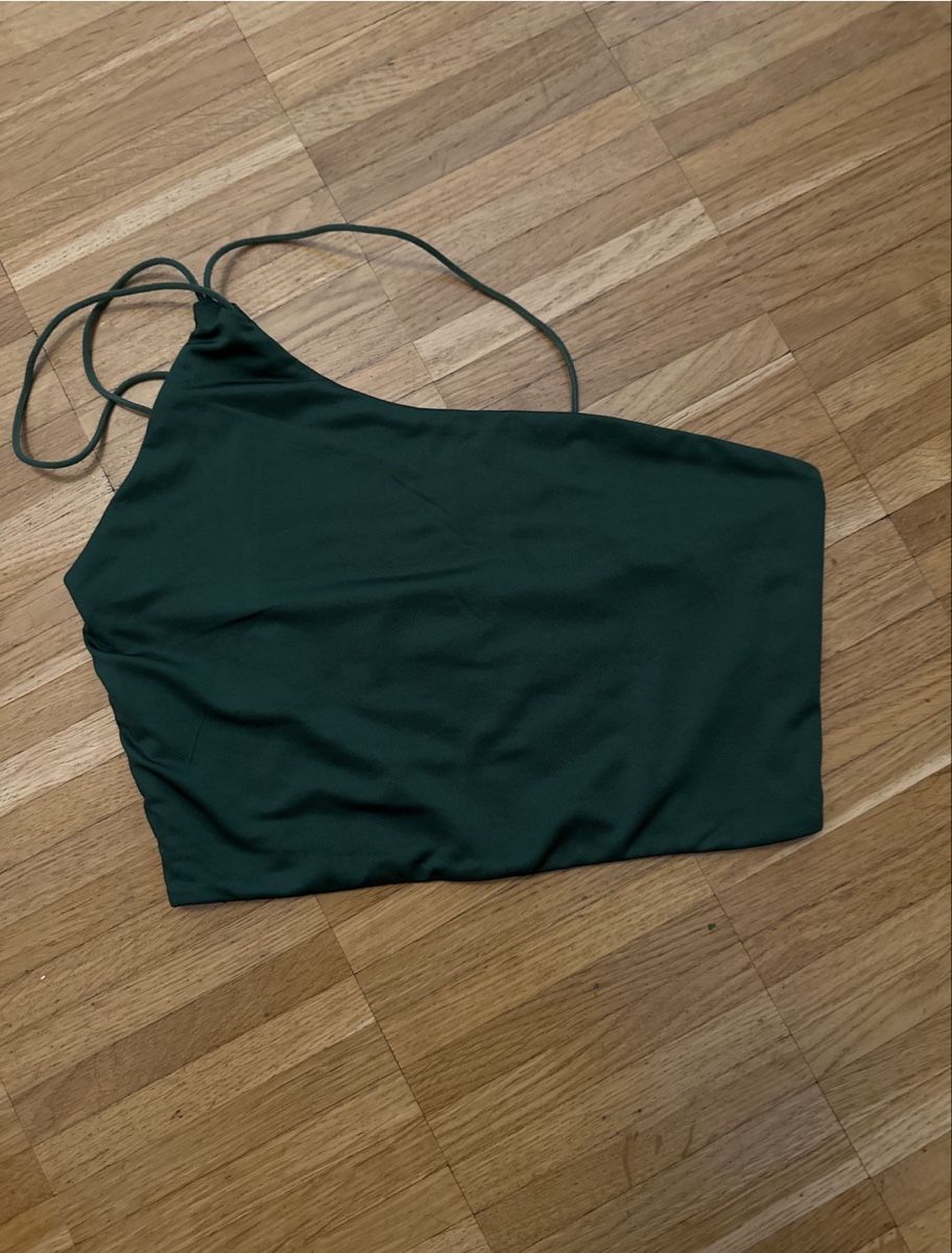Top: Top asymétrique vert taille S état neuf – Nuovo (secondo la descrizione) da Perroy venduto da gio_qvk7
