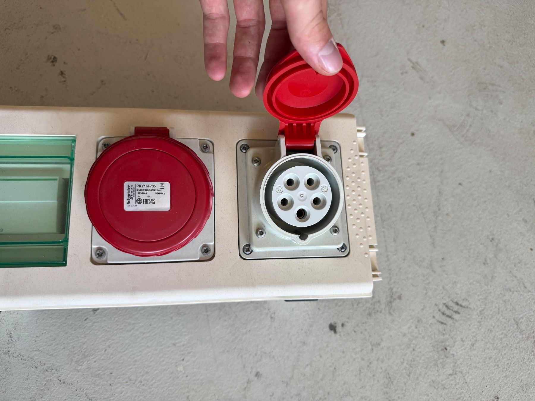 Elektrotechnik: Mobiler CEE-Stromverteiler 16A / 400V – Gebraucht aus Egliswil von inf_6b5f 4
