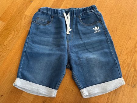 Neue Adidas Shorts für Jungs Grösse S