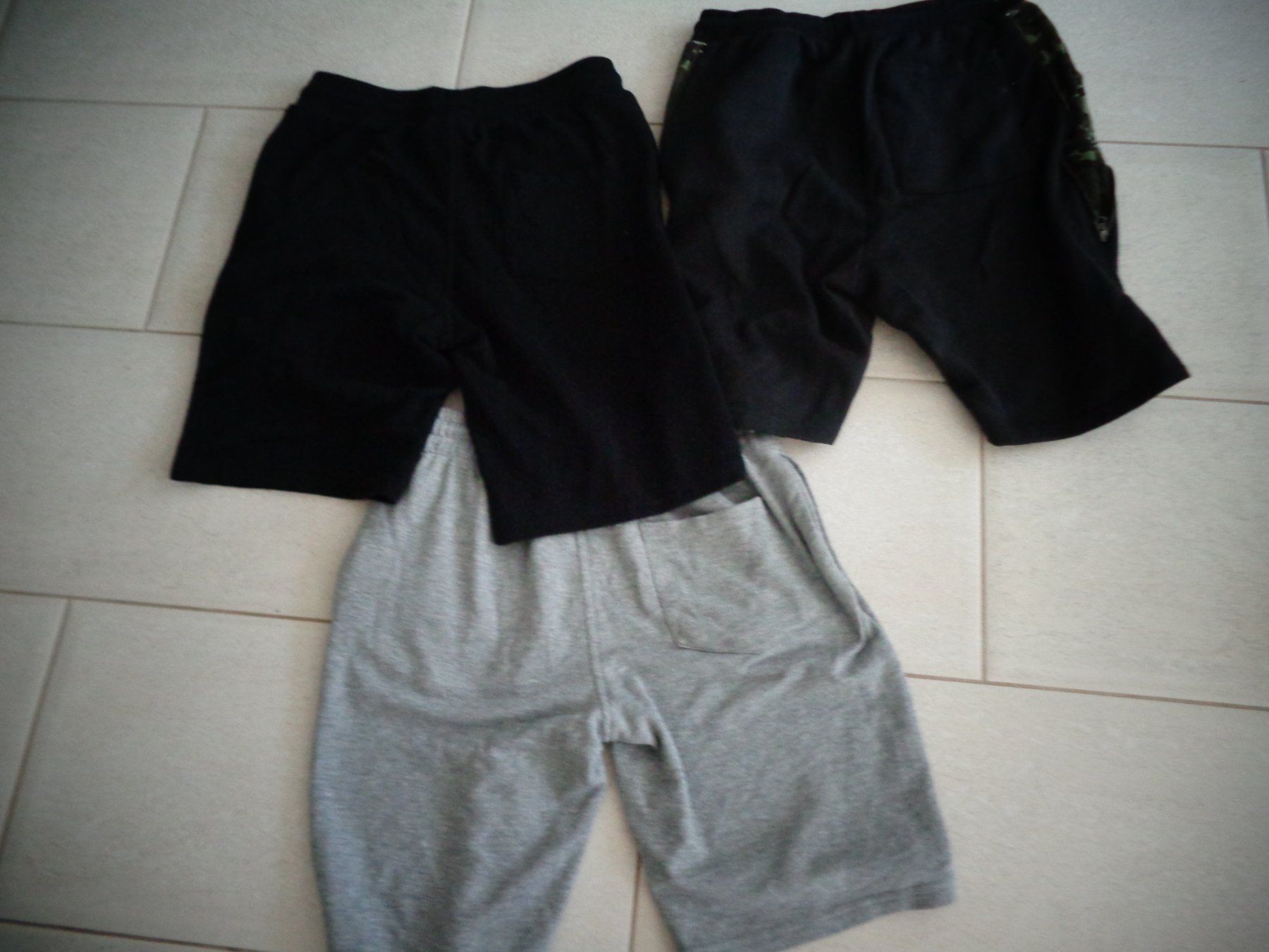 Lotti di vestiti: 3xSHORTS GR.M – Usato da Rotkreuz venduto da Samballi 4