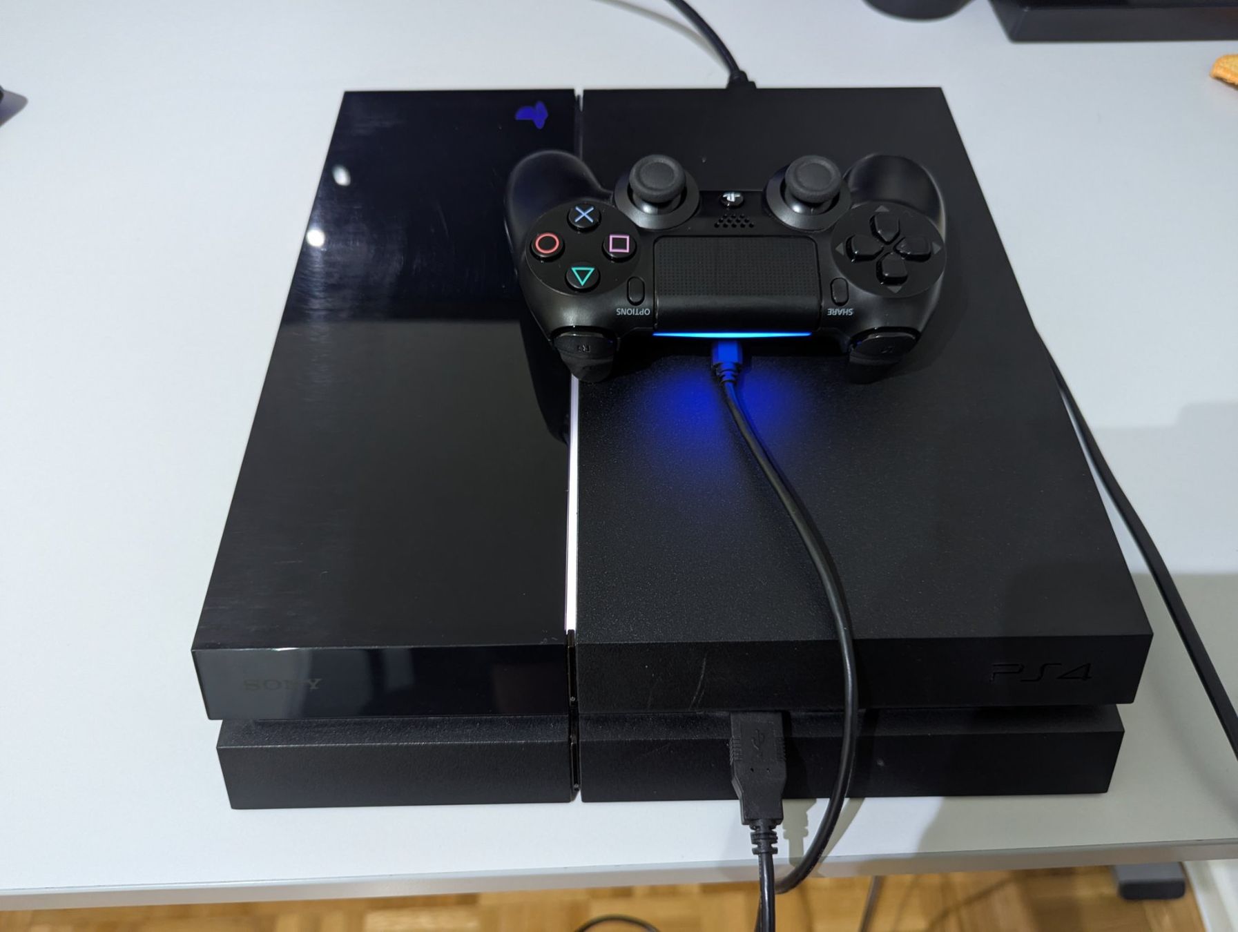 Sony Console: PS4 Konsole (500GB) mit Controller – Usato da Rothenburg venduto da Hispeed 1