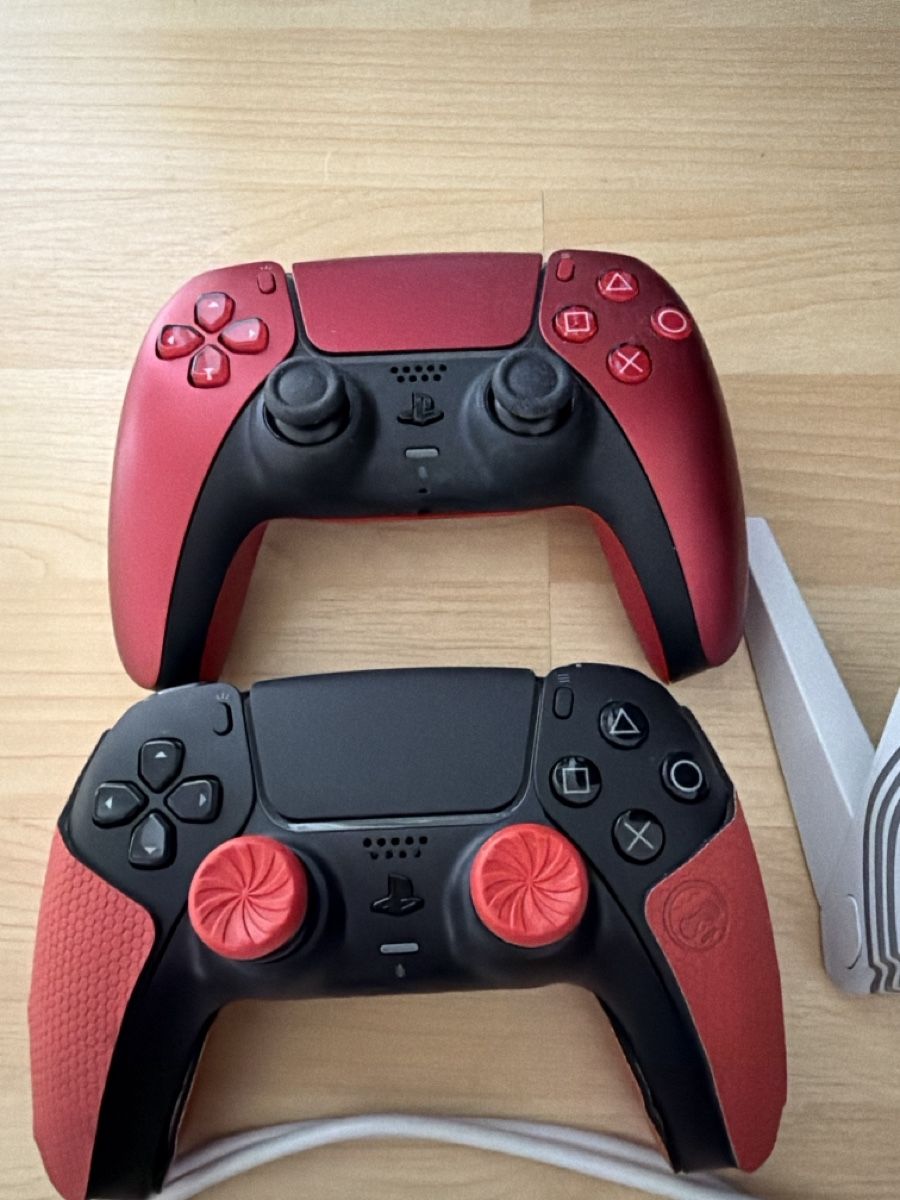 Dockingstation: 2 Ps5 Controller plus Ladestation Top Zustand – Gebraucht aus Schinznach Dorf von CrazyRabbit90