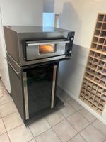 Pizzaofen mit Gestell und Weinkühlschrank
