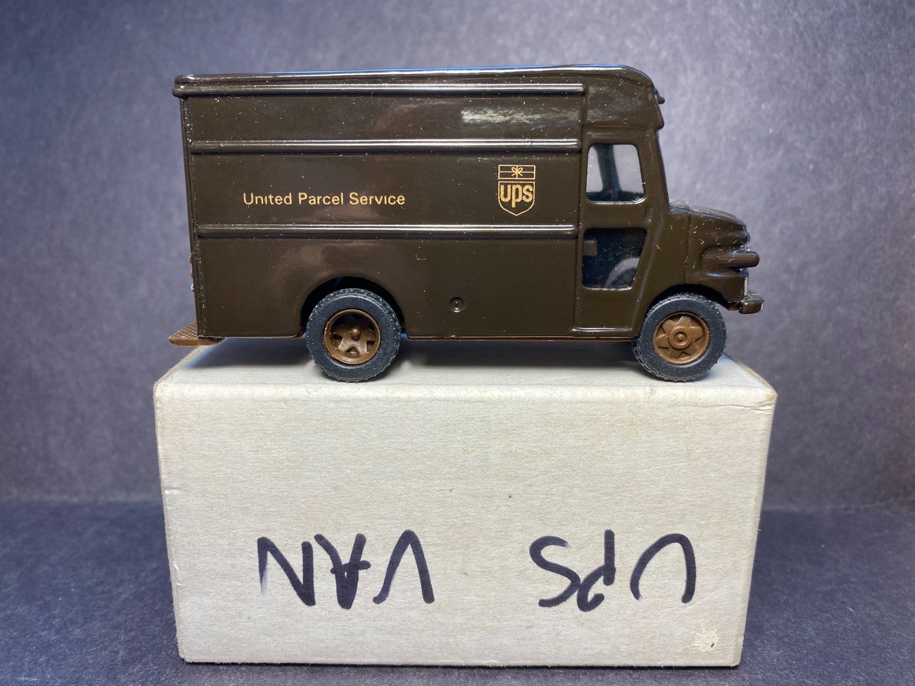 Modellini d'auto: UPS P-600 Package Car 1:50 OVP – Nuovo e nell'imballaggio originale da Spiez venduto da Mlandcruiser 4