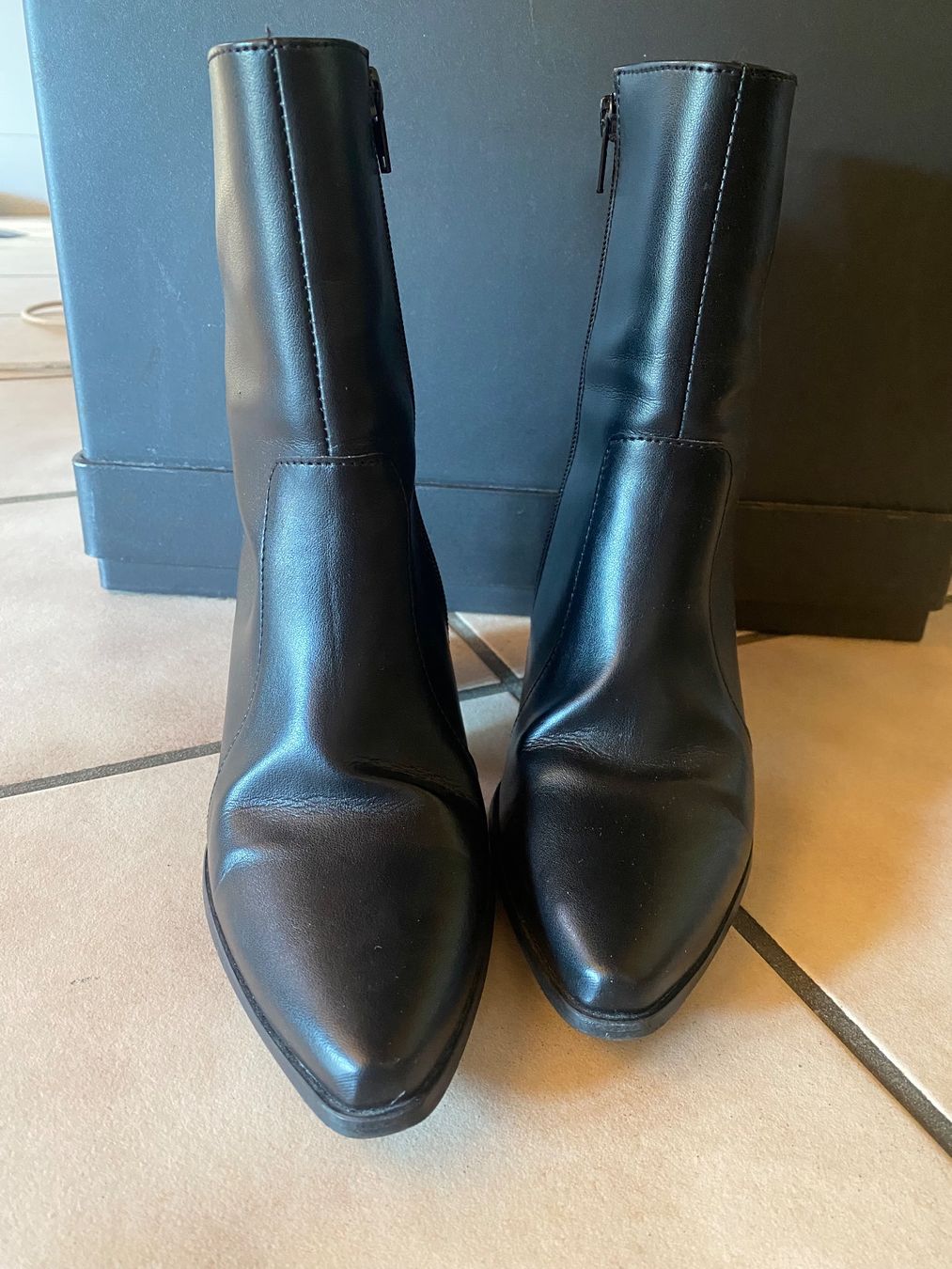 Damenschuhe: NAE Vegane Leder Stiefeletten – Gebraucht aus Delémont von sedlas 2