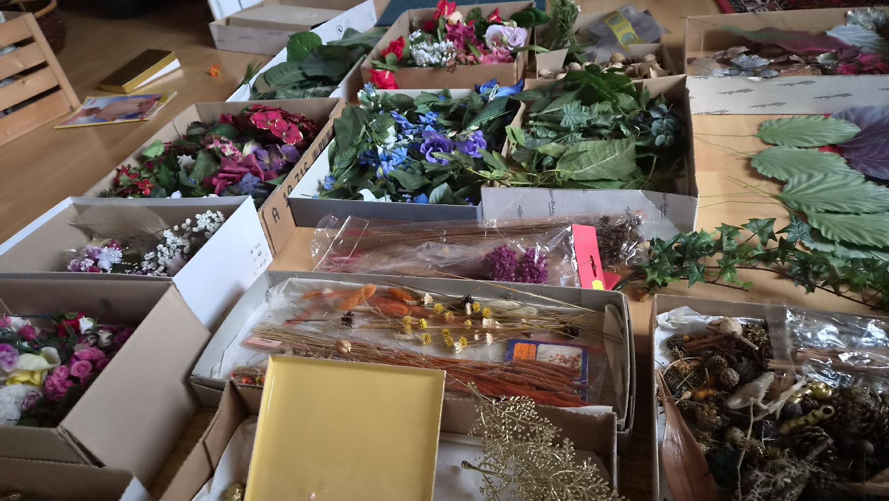 Kit bricolage: Kunstblumen Deko Diverses Riesensammlung  – Nuovo (secondo la descrizione) da Kölliken venduto da MissesBossTop1 9