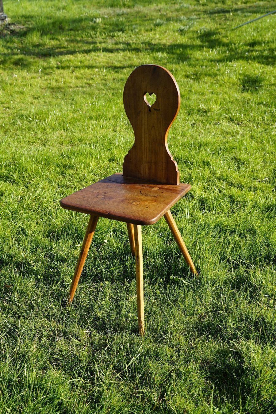 Chaises: Stabelle Barock Nussbaum geschnitzt – D'occasion à Hinwil par Antikfischer 1